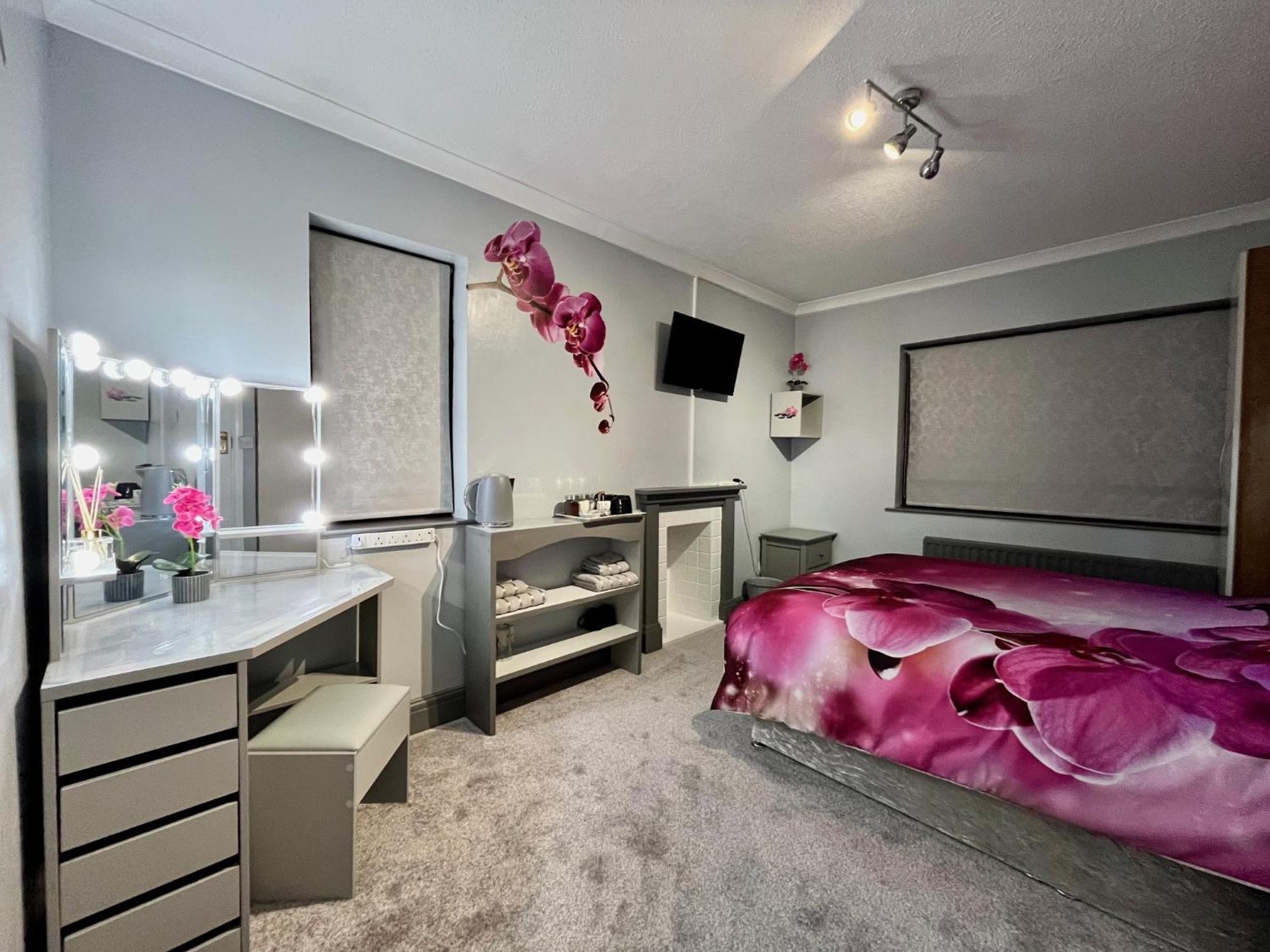 Willow Ridge - A Large Country House With 3 Rental Rooms Clutton エクステリア 写真